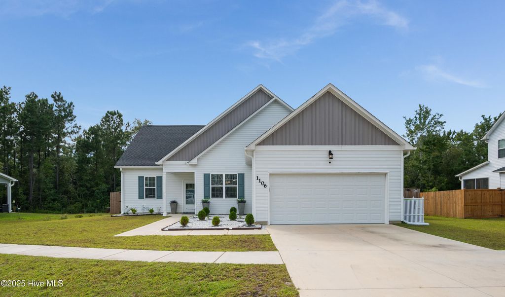 Photo of 1106 Carteret Manor Drive, Jacksonville, NC 28546 (MLS # 100527902)