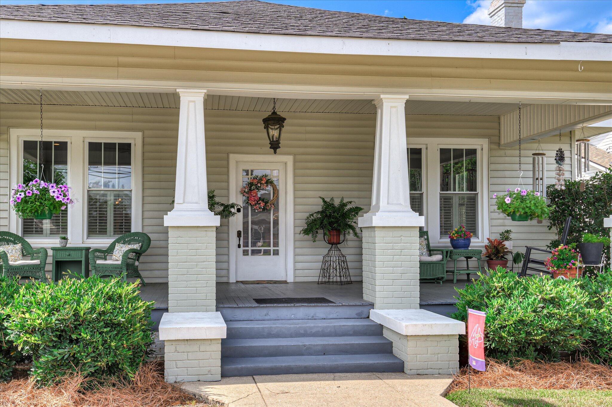 209 W 7th Street
