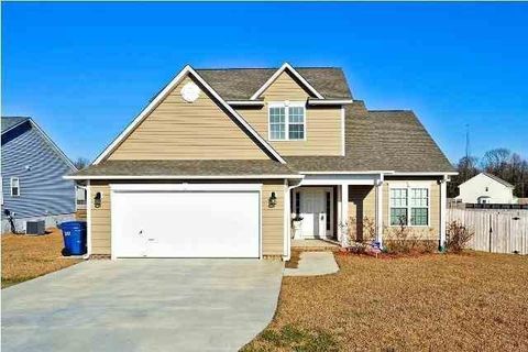Homes For Rent - 407 John Deere Court<br/> Richlands, NC 28574