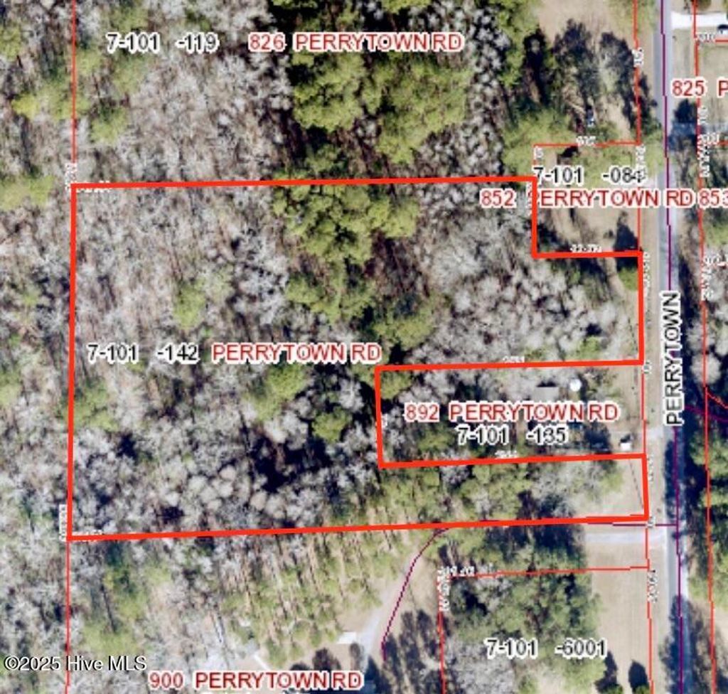 Photo of 820 Perrytown Road, New Bern, NC 28562 (MLS # 100544883)