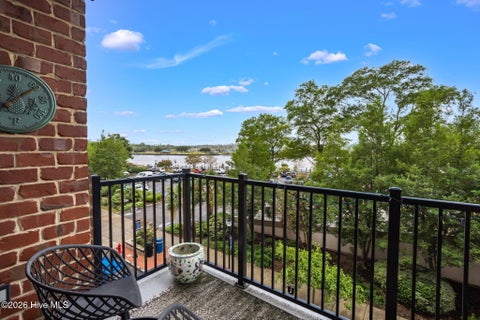Tiny photo for 10 Grace Street #Apt 303, Wilmington, NC 28401 (MLS # 100609067)