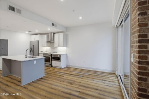 Tiny photo for 10 Grace Street #Apt 303, Wilmington, NC 28401 (MLS # 100609067)