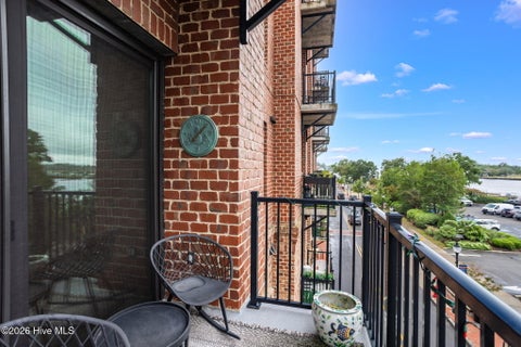 Tiny photo for 10 Grace Street #Apt 303, Wilmington, NC 28401 (MLS # 100609067)