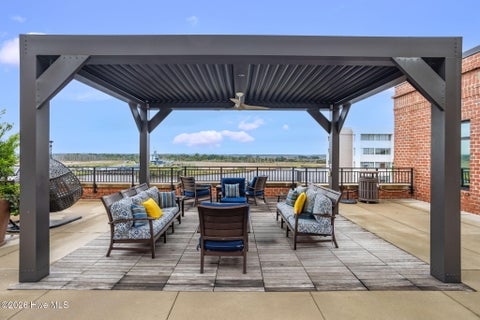 Tiny photo for 10 Grace Street #Apt 303, Wilmington, NC 28401 (MLS # 100609067)