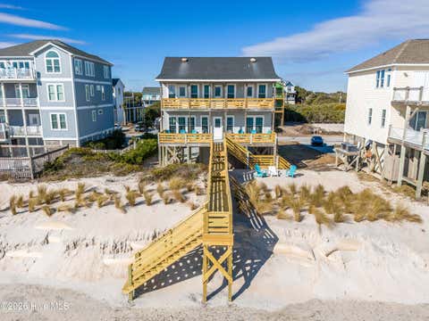 Homes For Sale - 36 Porpoise Place<br/> Onslow County, North Topsail Beach, NC 28460