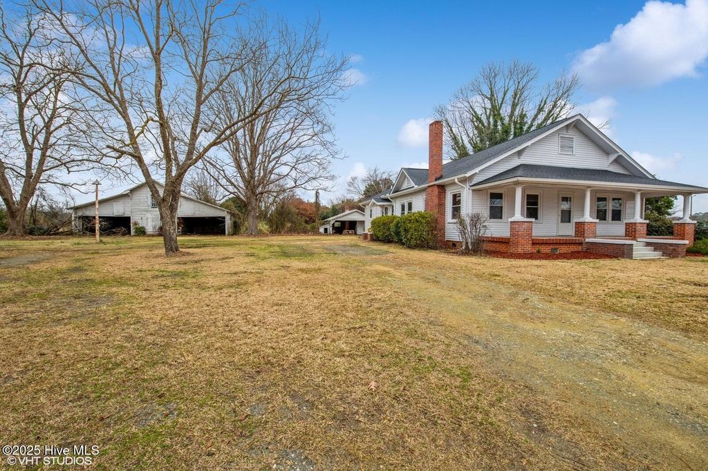 Photo of 2291 Goldsboro Highway, Newton Grove, NC 28366 (MLS # 100576859)