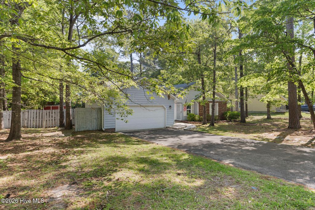 Photo of 214 Baytree Drive, Jacksonville, NC 28546 (MLS # 100570070)