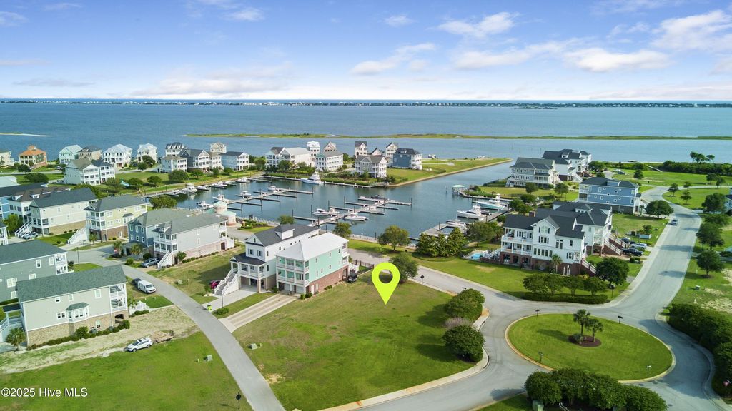 Photo of 818 Cannonsgate Drive, Newport, NC 28570 (MLS # 100508867)