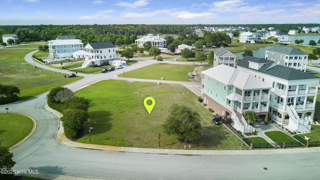 Photo of 818 Cannonsgate Drive, Newport, NC 28570 (MLS # 100508867)