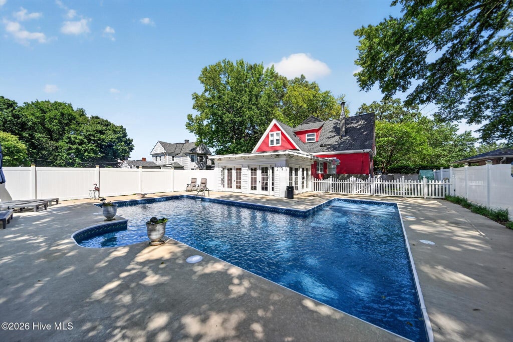 Photo of 425 Roanoke Avenue, Roanoke Rapids, NC 27870 (MLS # 100593466)