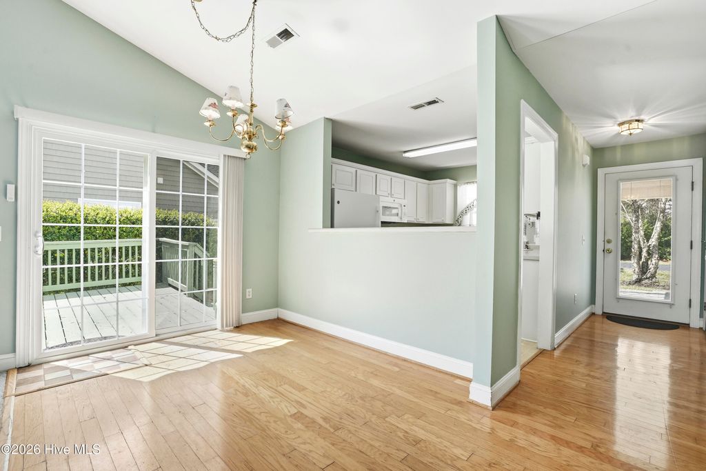 Photo of 4985 Glen Cove Drive SE, Southport, NC 28461 (MLS # 100562955)