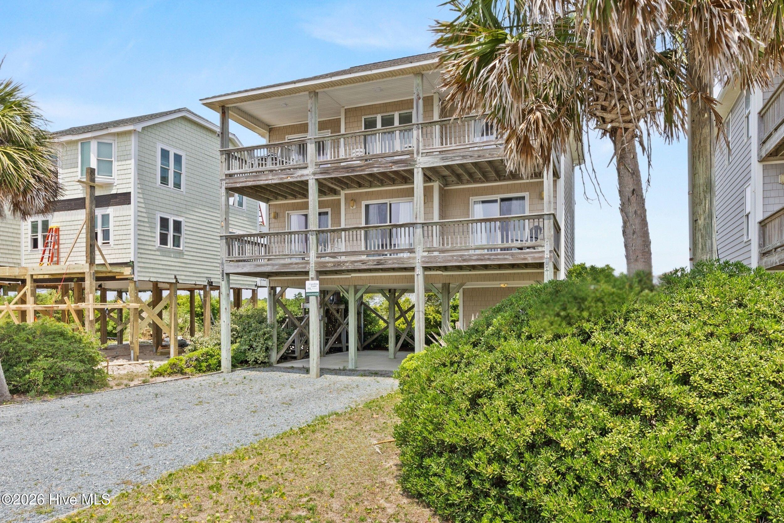 3759 Island Drive