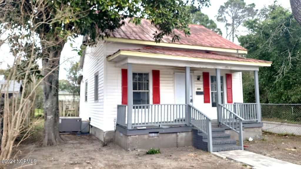 Photo of 609 Harnett Street, Wilmington, NC 28401 (MLS # 100570741)