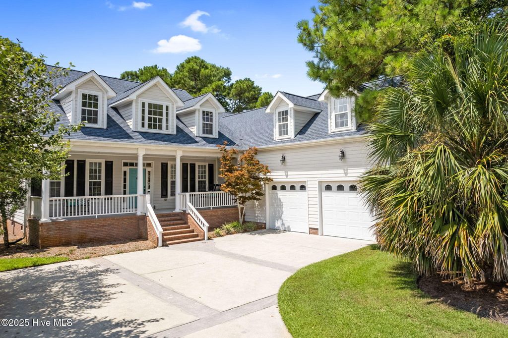 Photo of 4315 Loblolly Circle, Southport, NC 28461 (MLS # 100523861)
