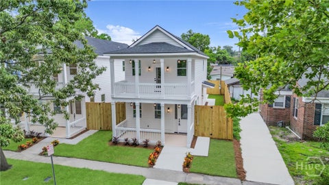 Homes For Sale - 904 E 33rd Street<br/> Savannah, GA 31401