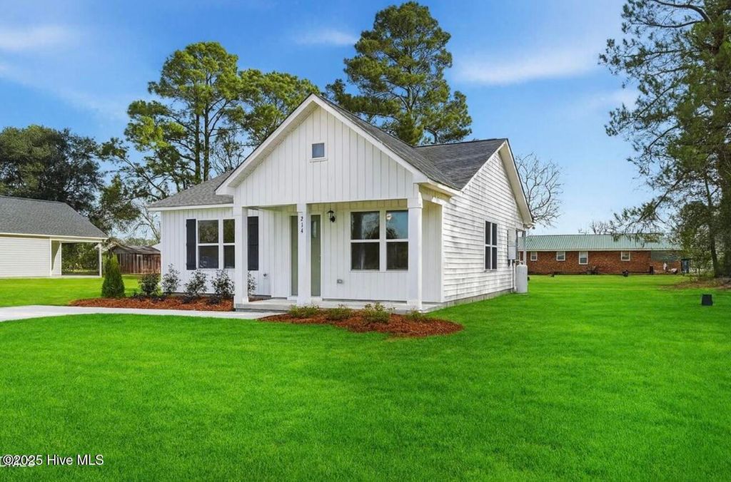 Photo of 214 Rae Street, Warsaw, NC 28398 (MLS # 100545143)