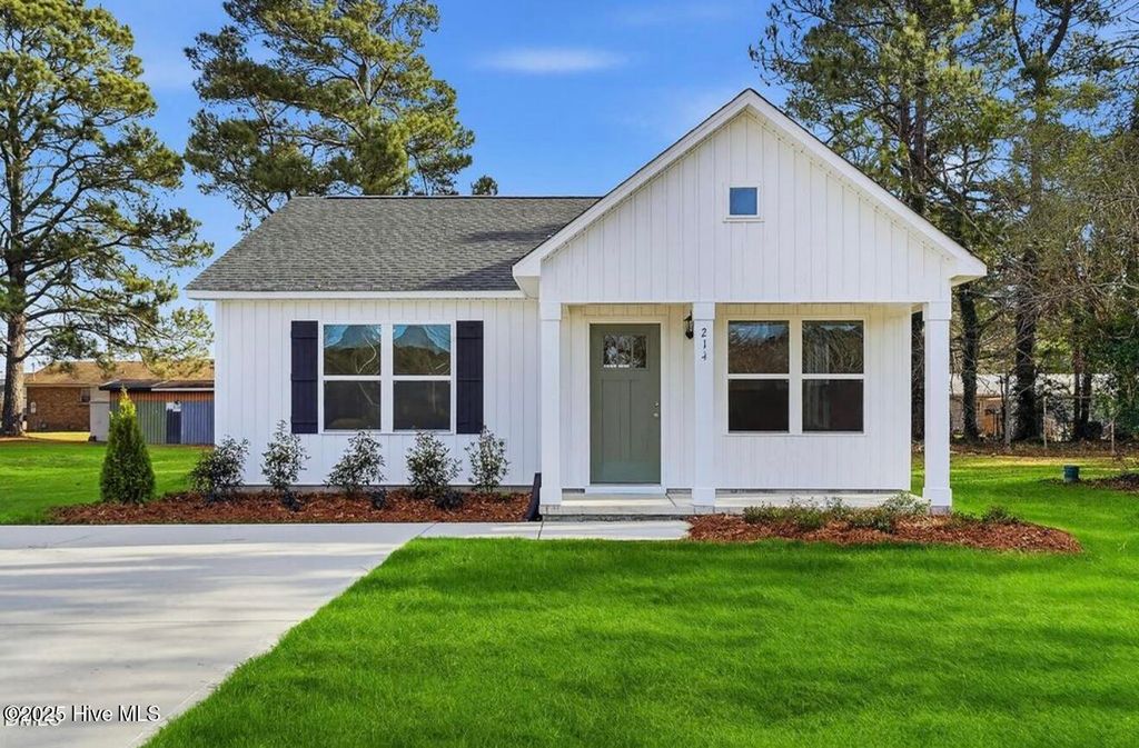 Photo of 214 Rae Street, Warsaw, NC 28398 (MLS # 100545143)