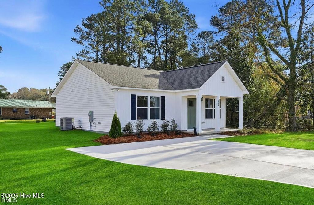 Photo of 214 Rae Street, Warsaw, NC 28398 (MLS # 100545143)