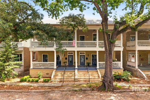 Townhouse For Sale - 104 W 38th Street<br/> Chatham County, Savannah, GA 31401