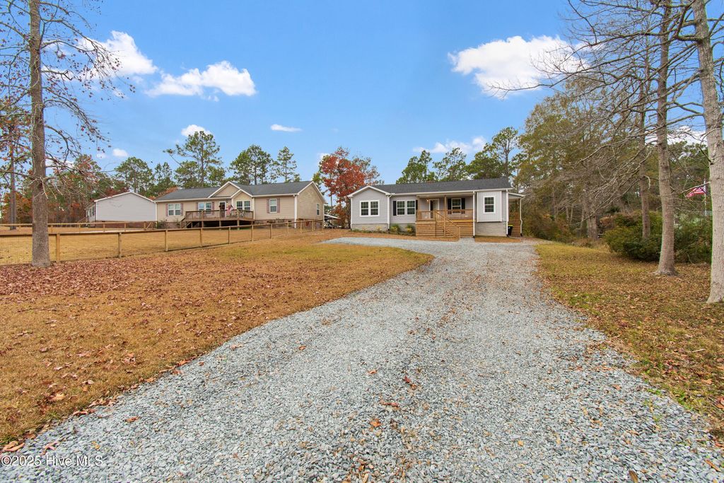 Photo of 530 Sioux Road, Southport, NC 28461 (MLS # 100544559)