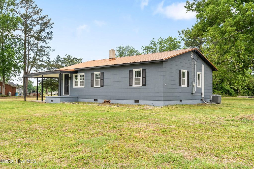 Photo of 2932 Catherine Lake Road, Richlands, NC 28574 (MLS # 100571144)