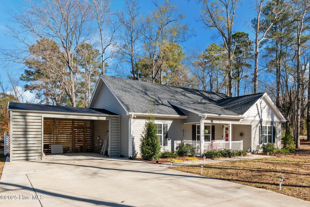 Photo of 420 Crown Drive, Washington, NC 27889 (MLS # 100545135)