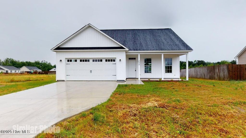 Photo of 313 Starky Drive, Richlands, NC 28574 (MLS # 100546341)