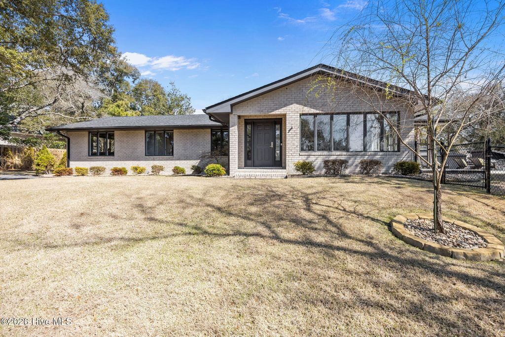 Photo of 114 SW 14th Street, Oak Island, NC 28465 (MLS # 100560394)