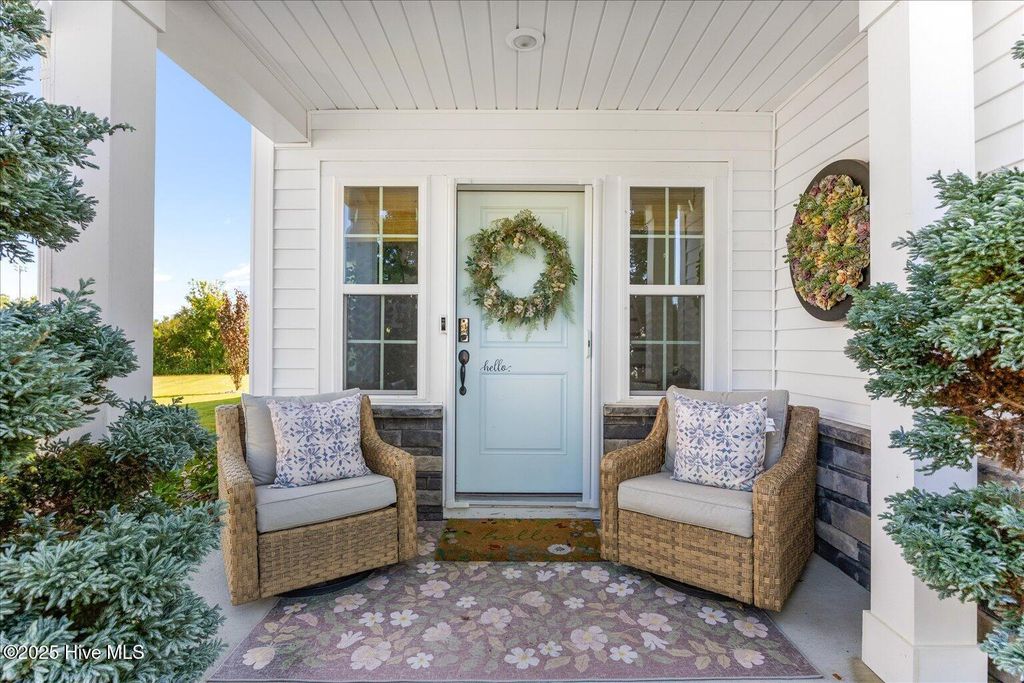 Photo of 170 N Passerine Path, Hampstead, NC 28443 (MLS # 100546095)