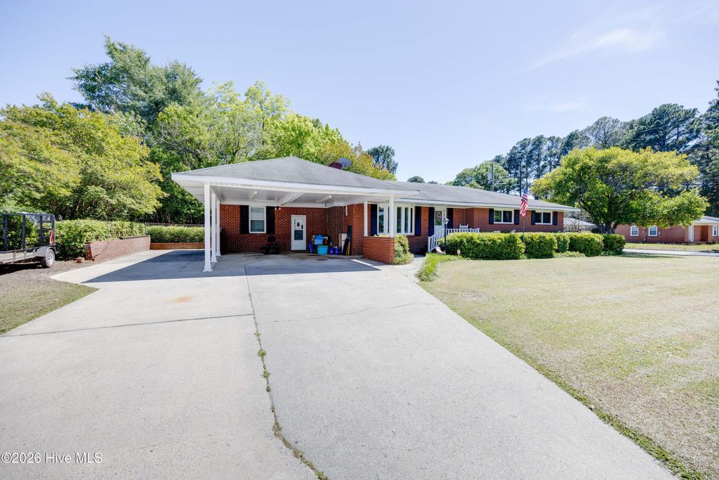 Photo of 100 E Berkshire Road, Greenville, NC 27858 (MLS # 100574380)