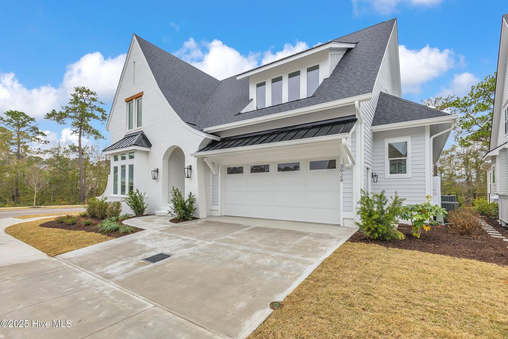 Photo of 3924 Laurel Point Drive #147, Wilmington, NC 28409 (MLS # 100516192)