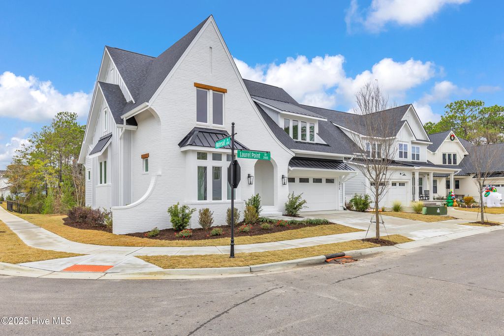 Photo of 3924 Laurel Point Drive #147, Wilmington, NC 28409 (MLS # 100516192)