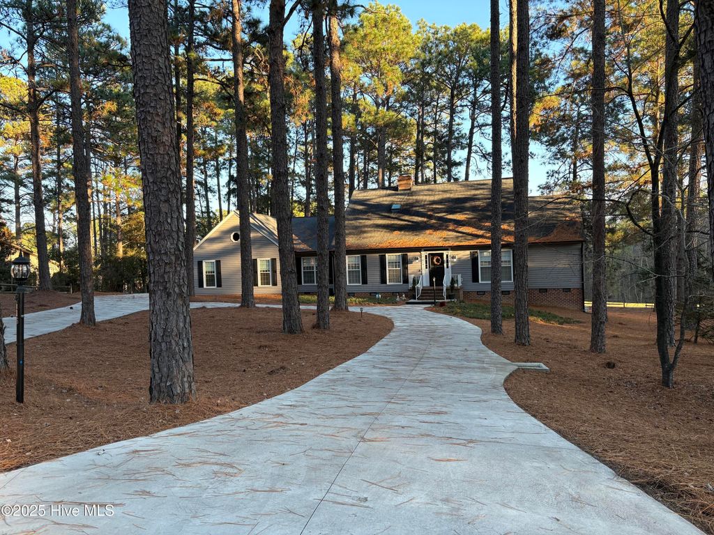 Photo of 116 Oxford Court, Seven Lakes, NC 27376 (MLS # 100546256)