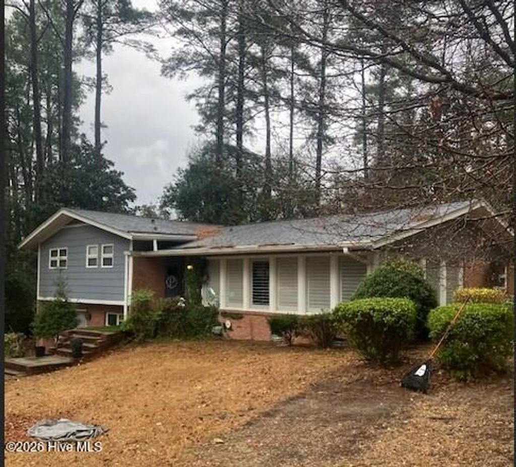 Photo of 2224 Mirror Lake Drive, Fayetteville, NC 28303 (MLS # 100576706)