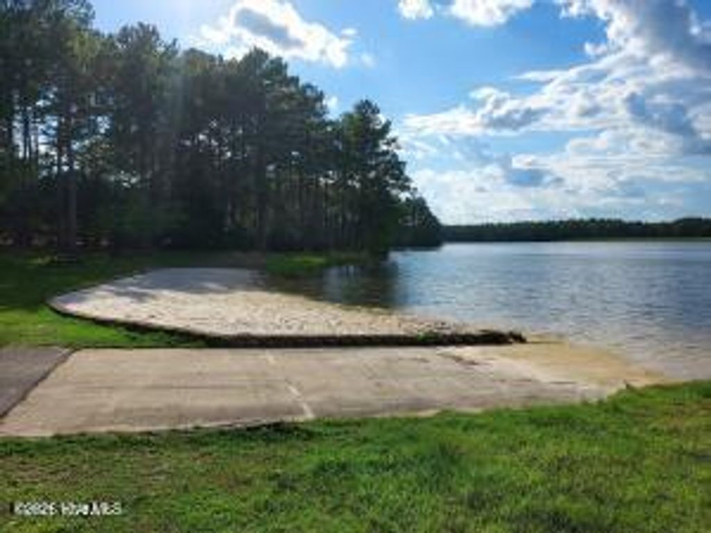 Photo of 11 E Lake Road, Wagram, NC 28396 (MLS # 100561171)