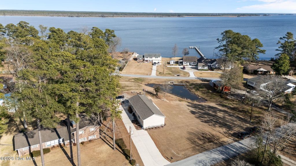 Photo of 2122 Neuse Cliffs Circle, New Bern, NC 28560 (MLS # 100554623)