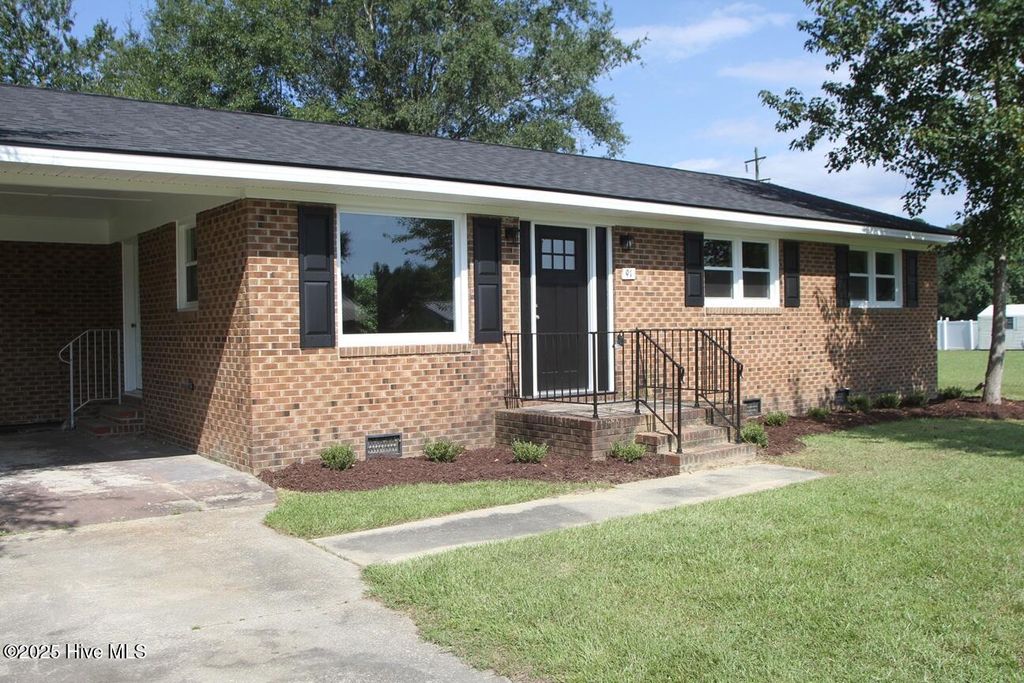 Photo of 91 N Elmhurst Street, Clarkton, NC 28433 (MLS # 100526271)