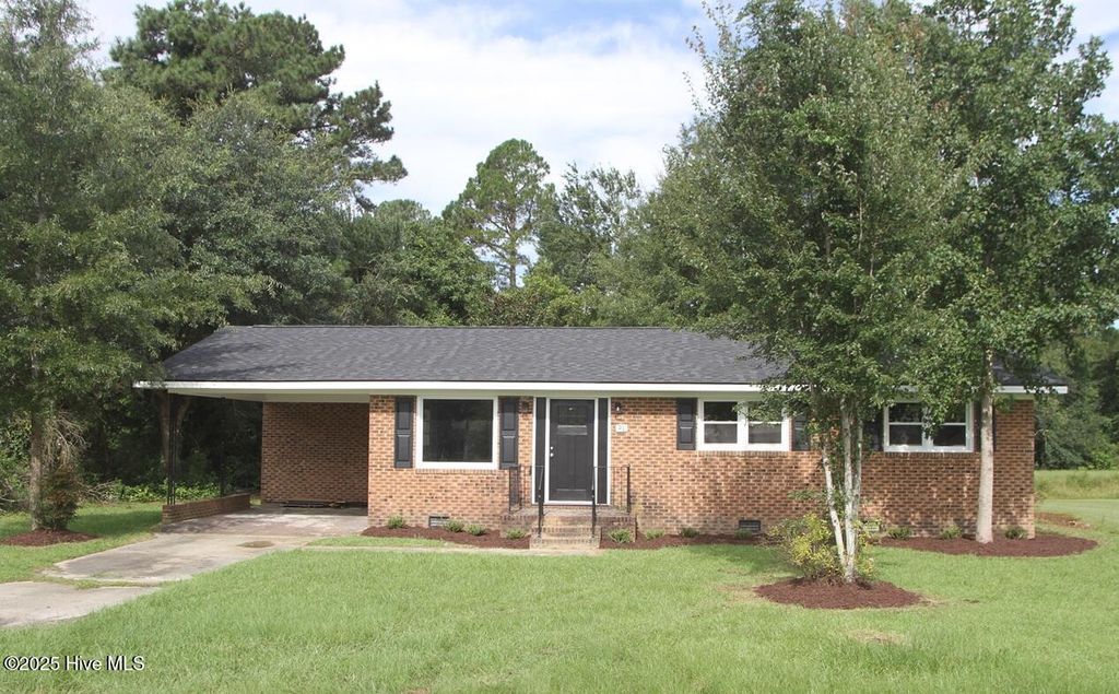 Photo of 91 N Elmhurst Street, Clarkton, NC 28433 (MLS # 100526271)