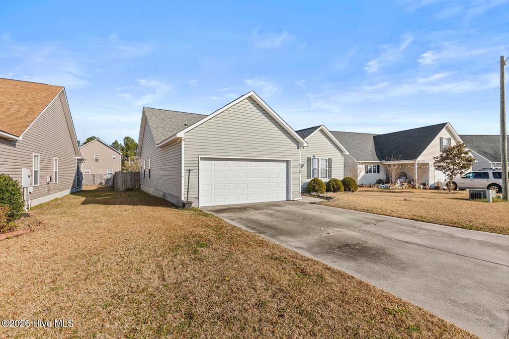 Photo of 212 Ashcroft Drive, Jacksonville, NC 28546 (MLS # 100549776)