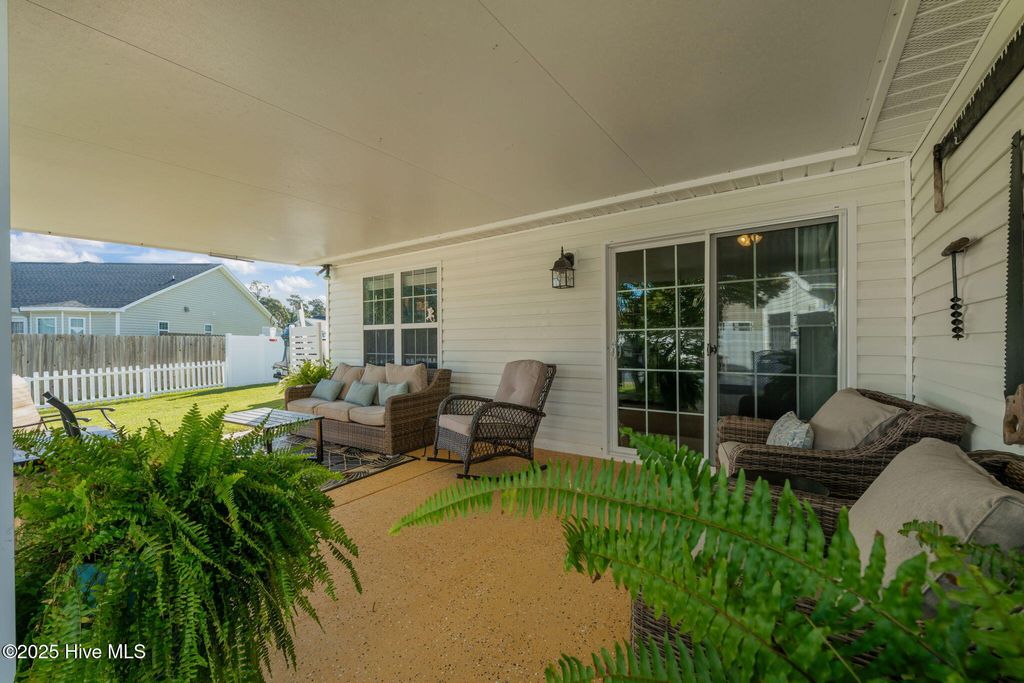 Photo of 115 Els Lane, New Bern, NC 28560 (MLS # 100535099)