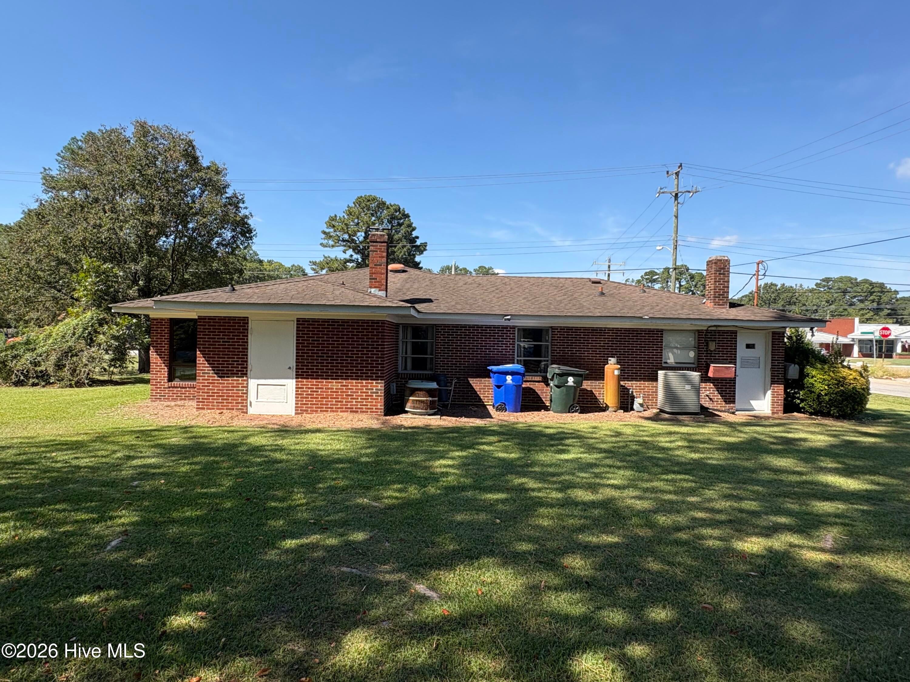 516 N Academy Street