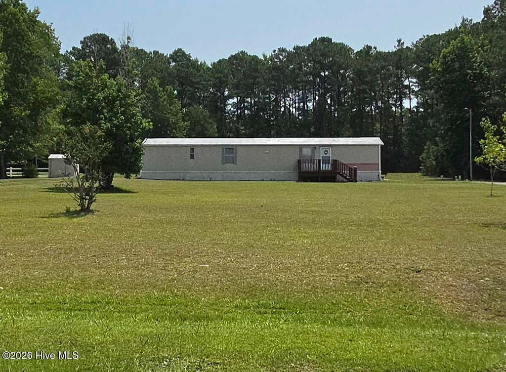 Photo of 205 Meadow Lane E, Hubert, NC 28539 (MLS # 100593713)