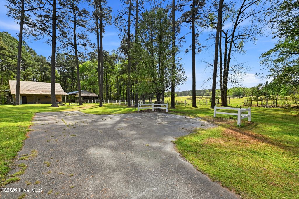 Photo of 2639 Nc Highway 211 Hwy, Clarkton, NC 28433 (MLS # 100564299)