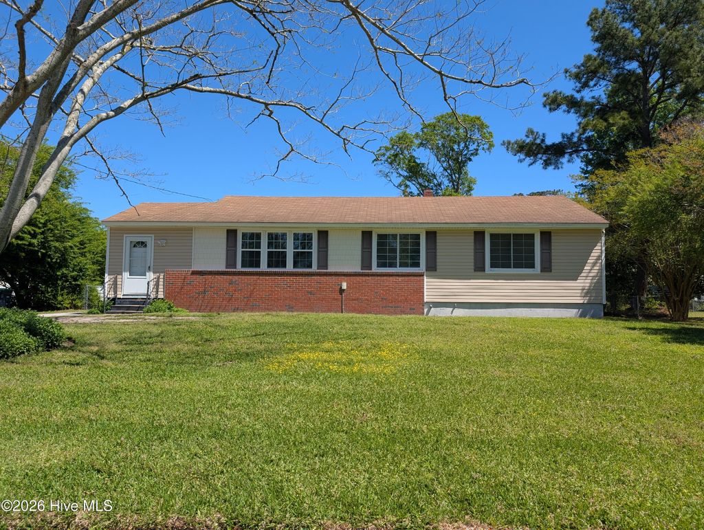Photo of 418 Decatur Road, Jacksonville, NC 28540 (MLS # 100566313)