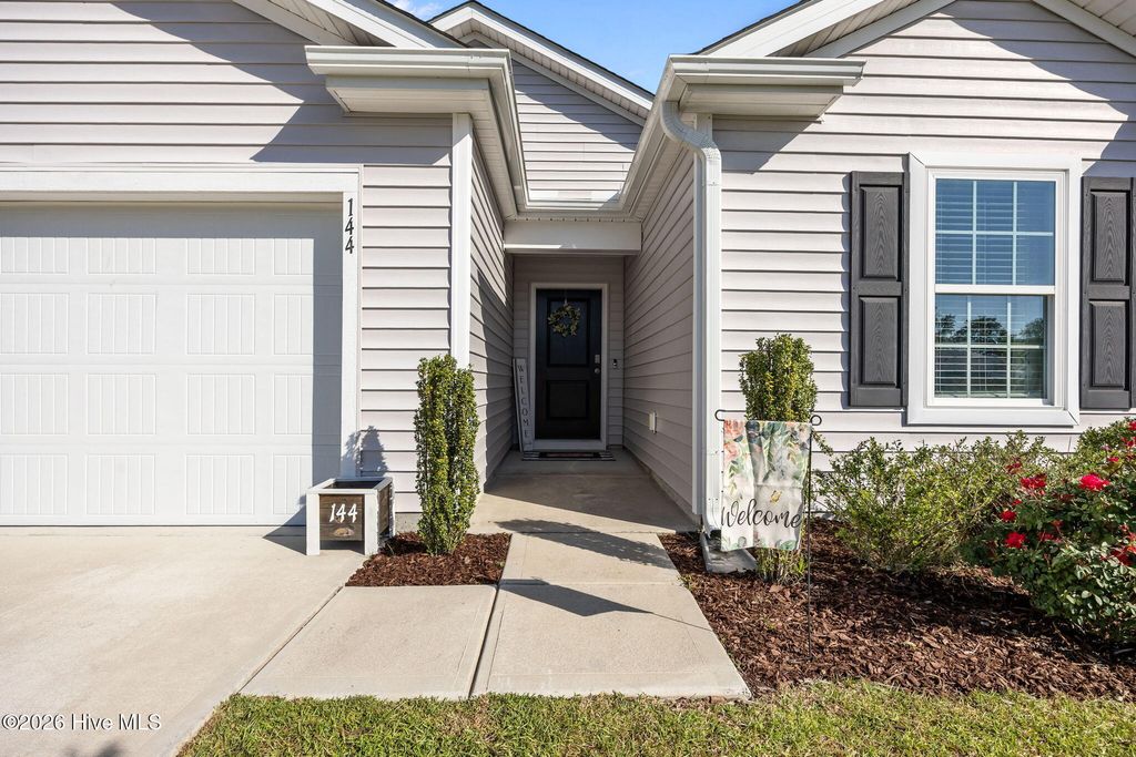Photo of 144 Bur Oaks Boulevard, Newport, NC 28570 (MLS # 100568696)