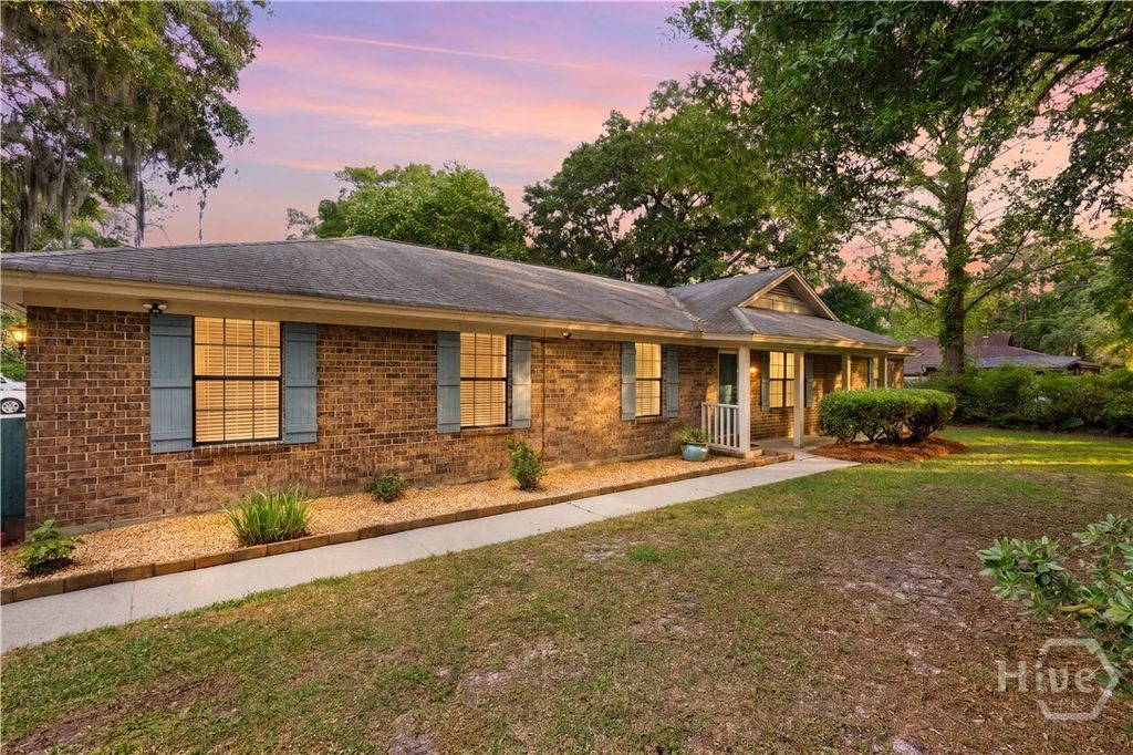 Photo of 201 Blue Heron Drive, Savannah, GA 31410 (MLS # SA354999)