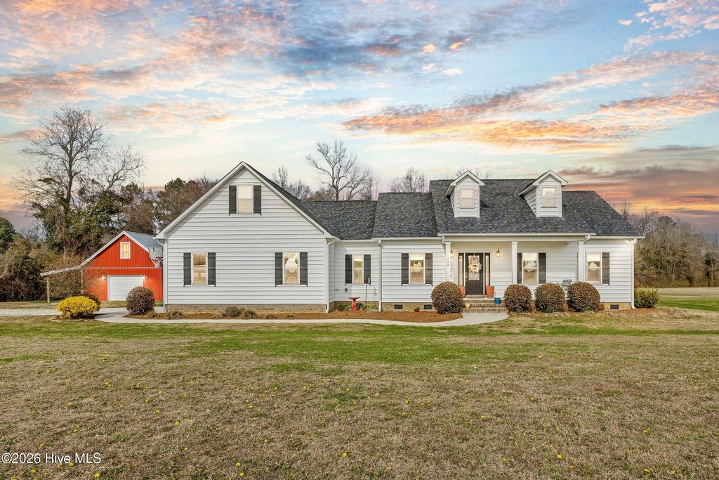 Photo of 1000 Gregory Fork Road, Richlands, NC 28574 (MLS # 100556913)