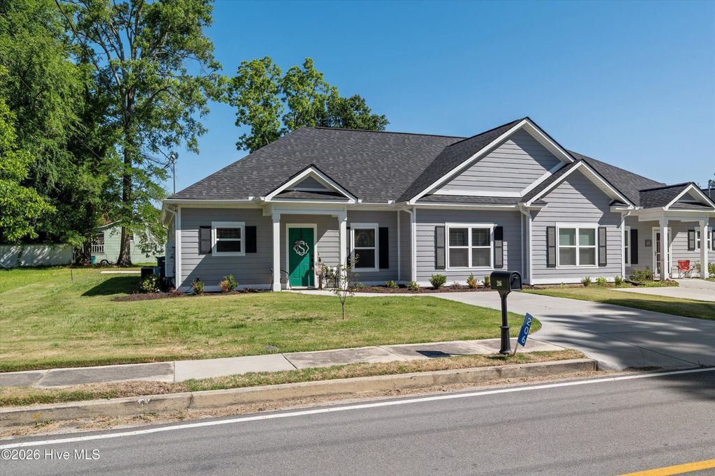 Photo of 206 W Hall Street, Thomson, GA 30824 (MLS # 100574132)