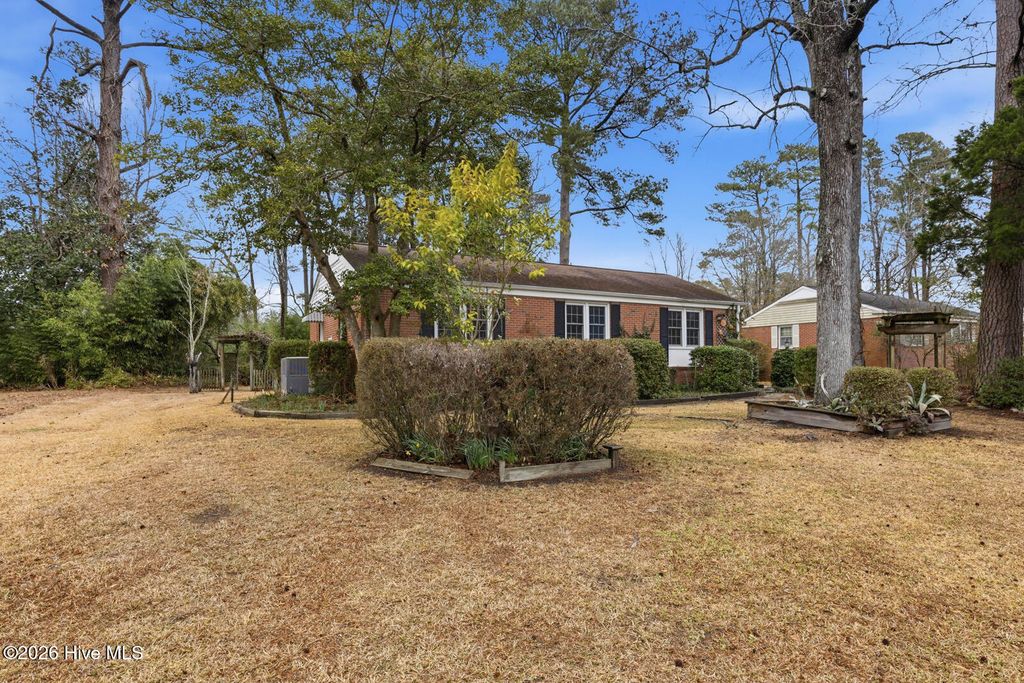 Photo of 608 Maple Street, Jacksonville, NC 28540 (MLS # 100558769)