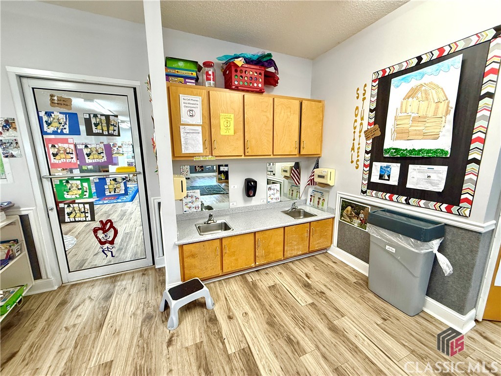 1560 Summit Chase Drive